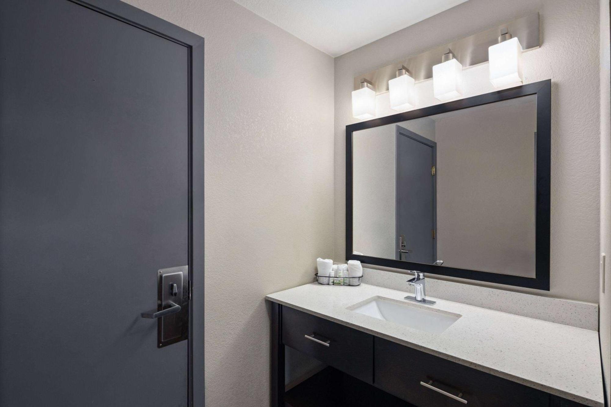 Baymont By Wyndham Moses Lake Ngoại thất bức ảnh